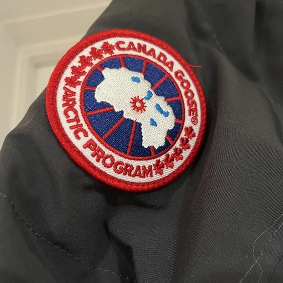Canada Goose Down Jacket - Picture 3 of 5